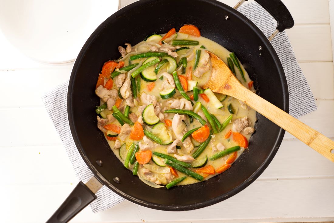 Easy Thai Green Chicken Curry Recipe | Healthy Made Tasty